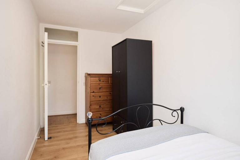 Bedroom 2, The West Hampstead Base - Central 2bdr Apartment, London