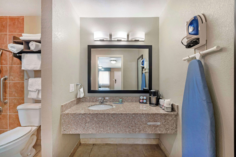 Bathroom 5, Best Western Post Oak Inn, Burnet
