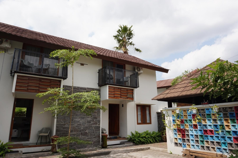 Exterior & Views, Bedjo Homestay, Sleman