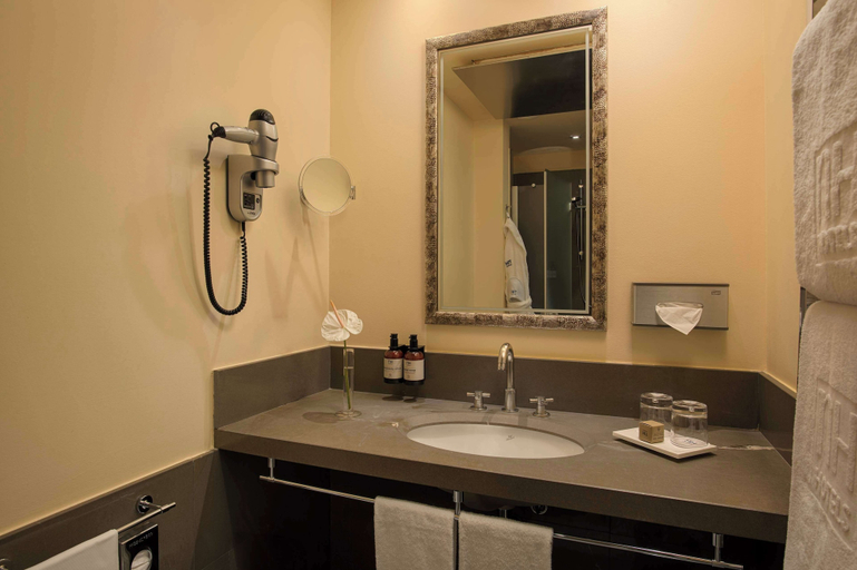 Bathroom 4