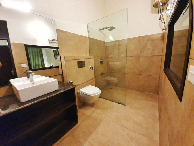 Bathroom 5, The Lake Heritage @Bhimtal Lake, Nainital