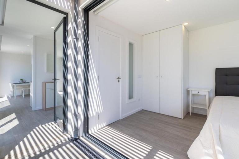Room 4, Another Side in Ovar, Ovar