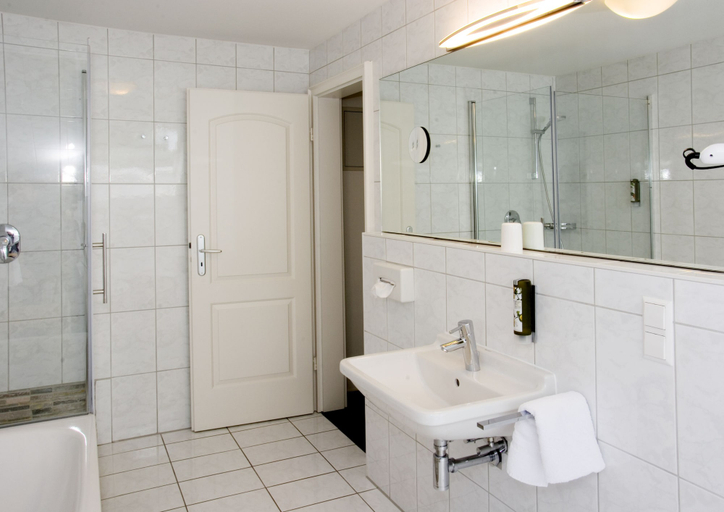 Bathroom 5, Hotel Auszeit, Region Hannover