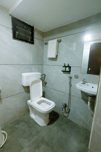 Bathroom 3, Hotel Diamond Residency, Indore