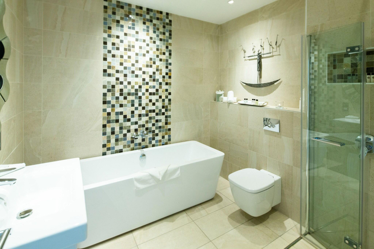 Bathroom 5, Ferrycarrig Hotel