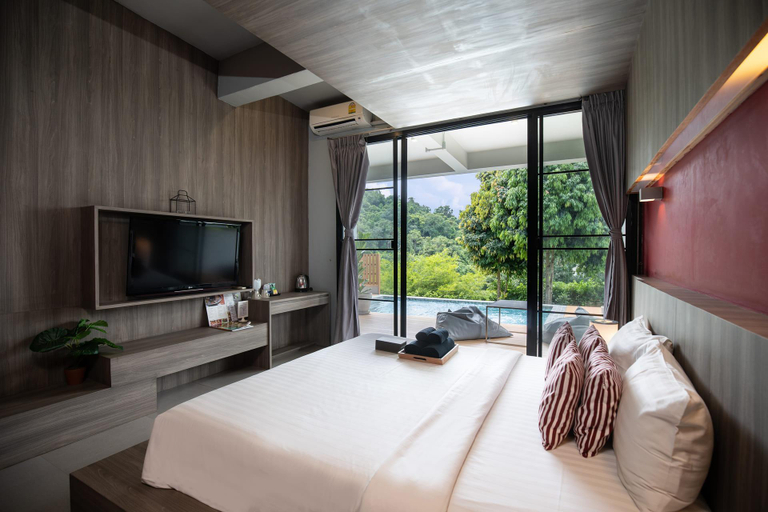 Bedroom 13