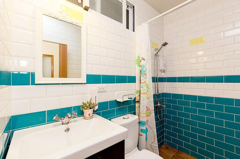 Bathroom 2, 啡藏幸褔小木屋羅東梅花湖Joy Home B&B, Yilan