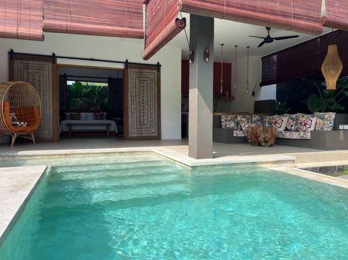 Swimming Pool 7