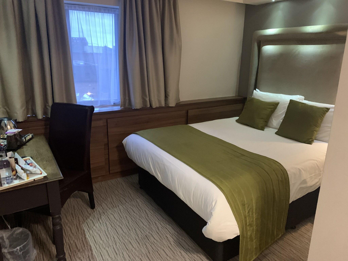 Bedroom 2, The Dukes Head Hotel, Cambridgeshire