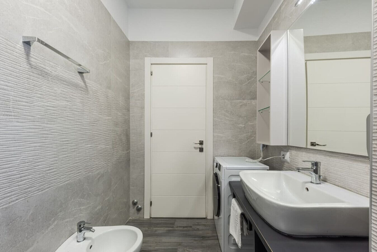 Room 2, Spacious 1BR Apartment With Resort Access, Durrësit