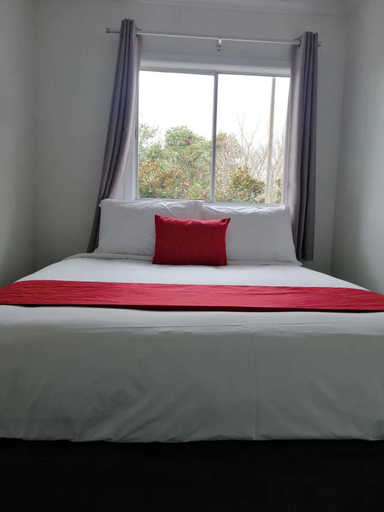 Bedroom 3, Stanley Apartments, Hamilton