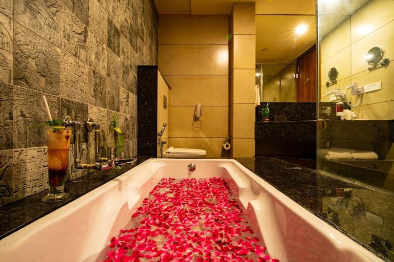 Bathroom, Regenta Inn Morbi, Morbi