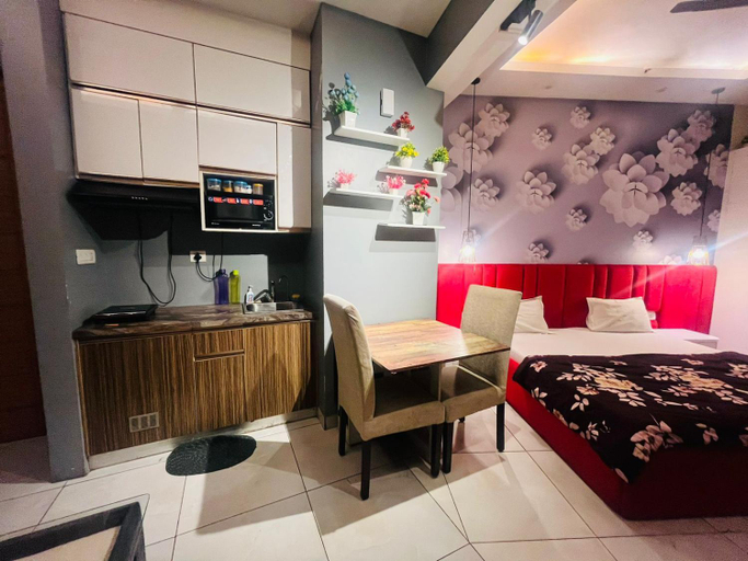 Others 3, cozy chambers, Gautam Buddha Nagar