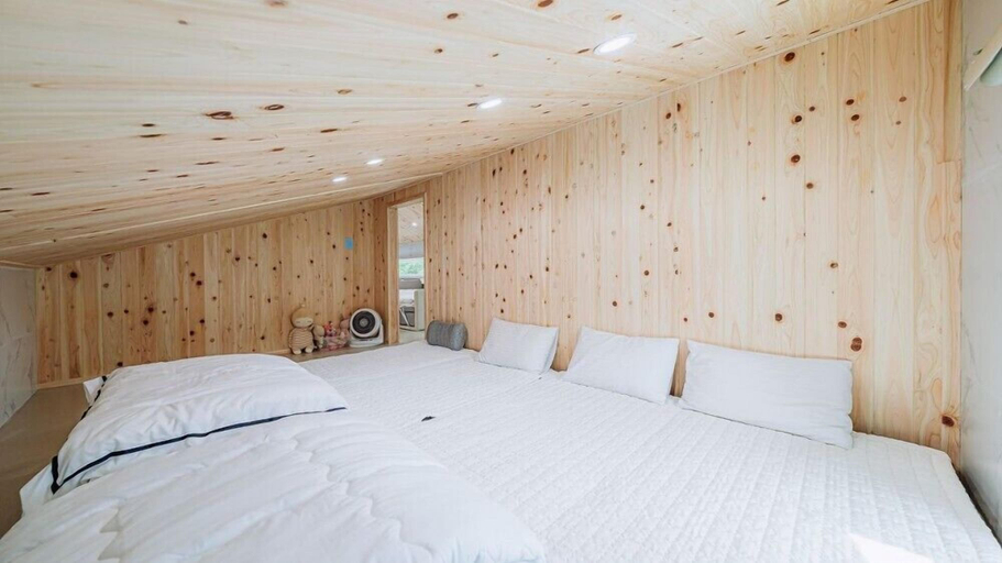 Bedroom 5, jayeonsog gong gan, Gapyeong