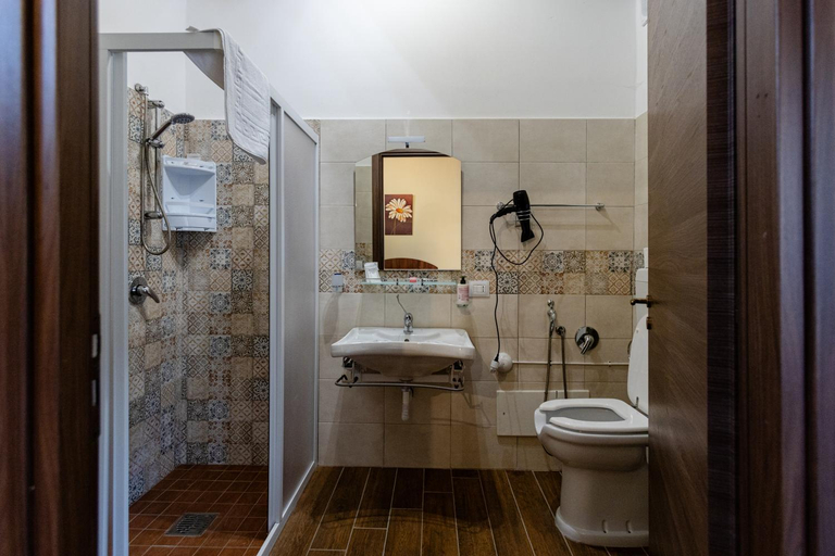 Bathroom 3, Fattoria F.lli Marsolo, Palermo