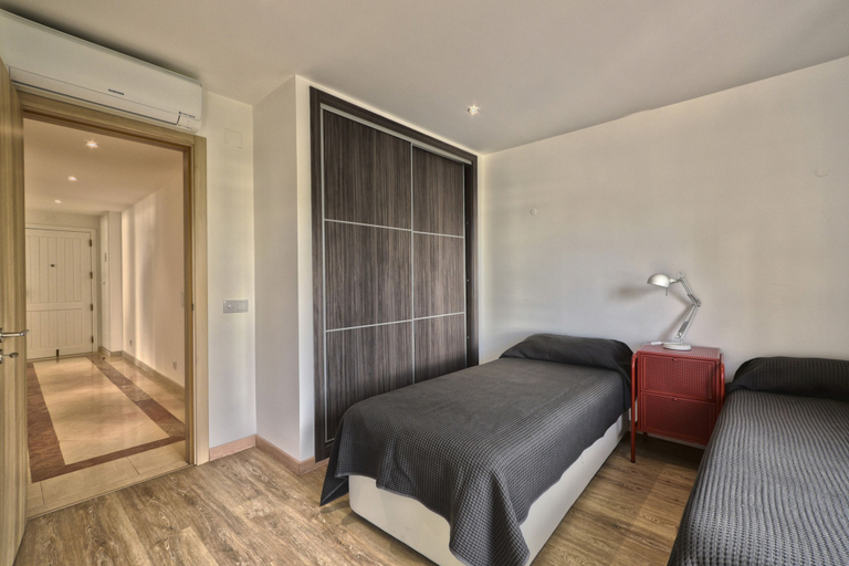 Room 3, Luxury Flat in Quarteira, Loulé