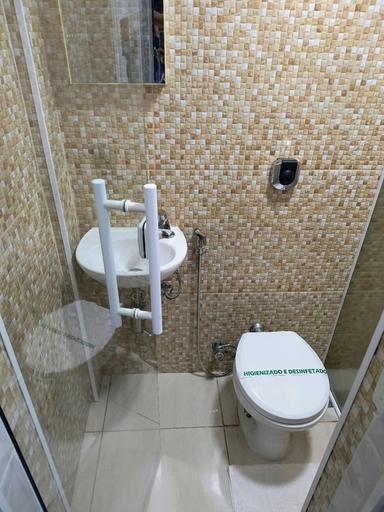 Bathroom, POUSADA RENASCER MAGE, Magé