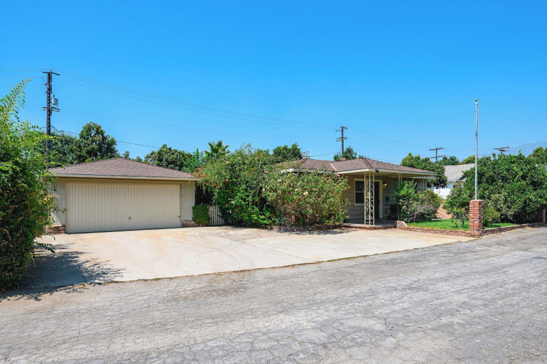 Exterior & Views 2, Not Affected by the Fire/spacious Retreat w/ Large Kitchen & Outdoor Patio, Los Angeles