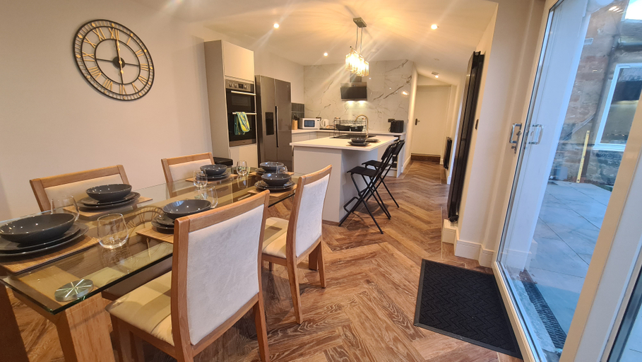Others 4, 5 Bed Sleeps 10 Full Kitchen Parking x 3, South Ayrshire