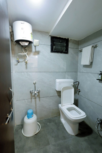Bathroom 2, Hotel Diamond Residency, Indore