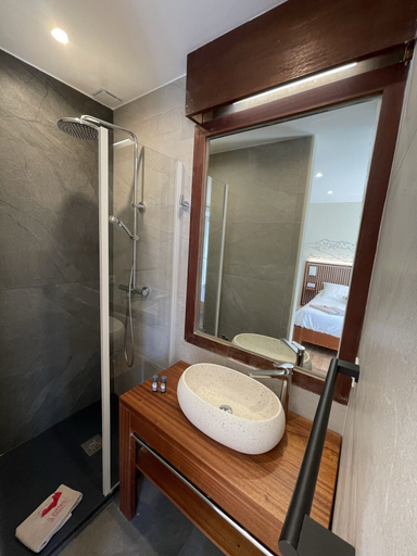 Bathroom 5, L'oustaou de Porquerolles, Var