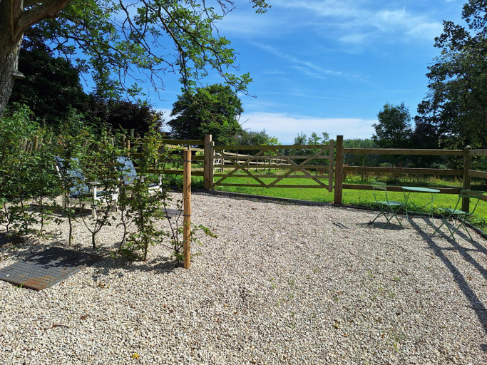 2, The Slow Garden, Hainaut