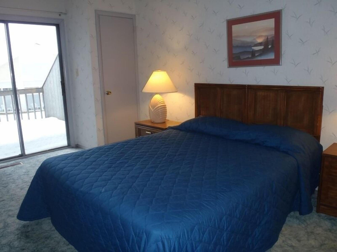 Bedroom 3, Eagle Village Resort, Pike