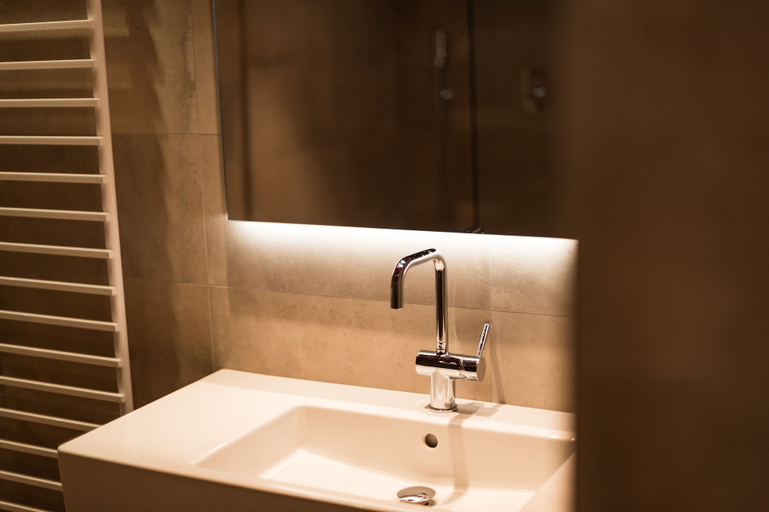 Bathroom 3, Hotel KRONE - eat, drink, stay, Bolzano