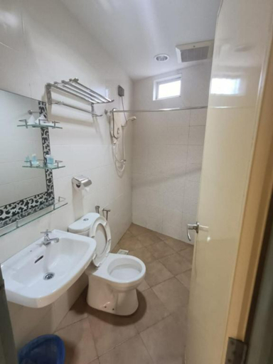 Bathroom 4, Sr Inn Hotel, Kluang
