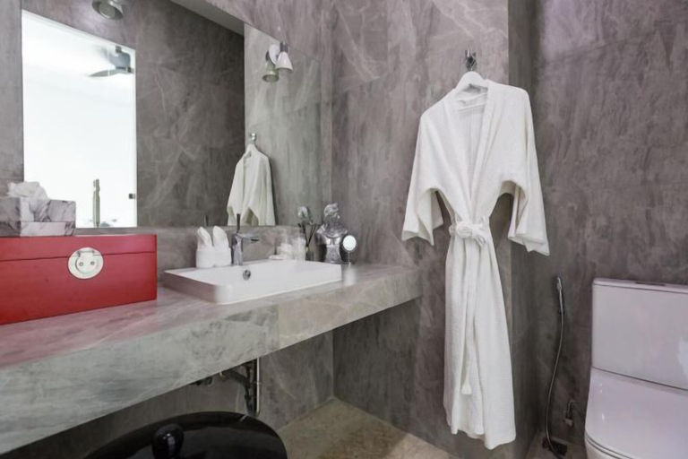 Bathroom 23
