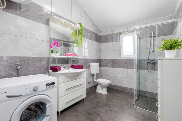 Bathroom, Villa Viktorija, Marčana