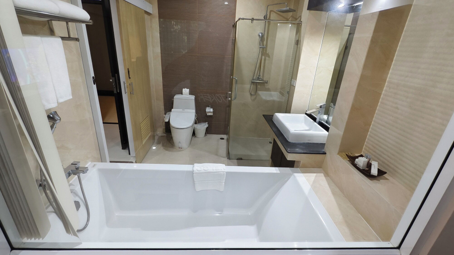 Bathroom 4, Eastpana 304(R1) Executive Residence, Sri Mahar Pho