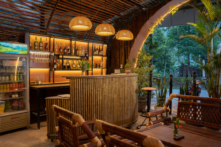 Food & Drinks 4, Commander Lodge, Bố Trạch
