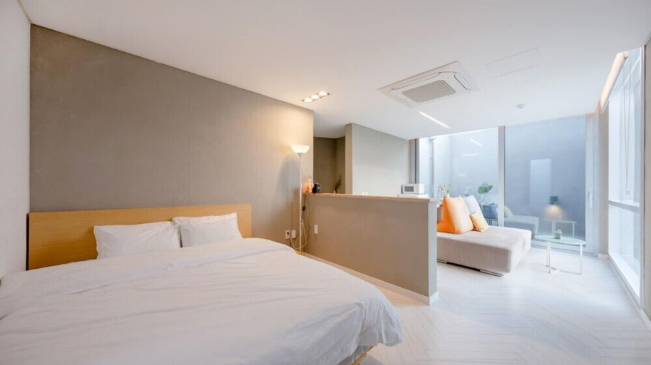 Bedroom 3, west side, Tongyeong