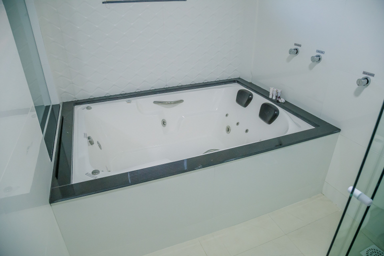 Bathroom 4, ホテル プライム エグゼクティブ, Campos Novos
