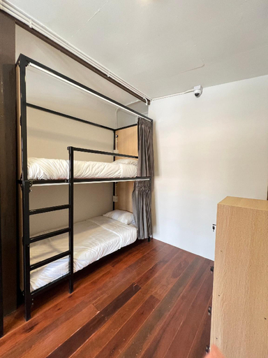 Bedroom 16