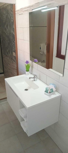 Bathroom 5, Casamia Guest House, Grosseto