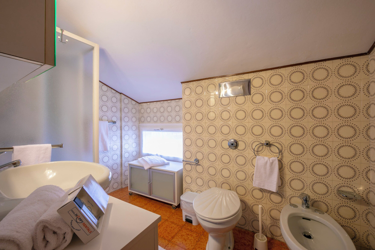 Bathroom, Casa Franco e Ilva 2, Trento