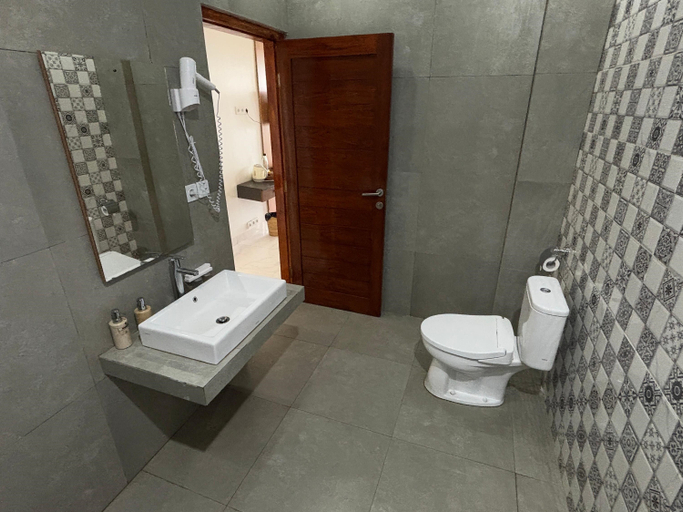 Bathroom 8