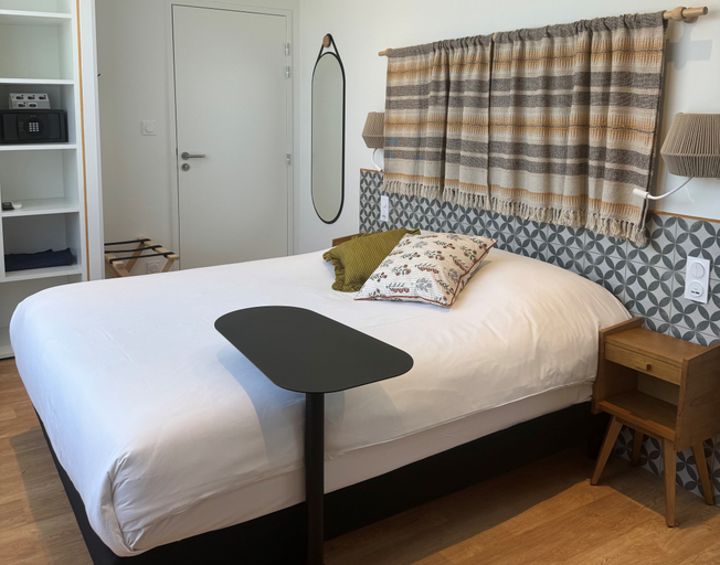 Bedroom, Hôtel du Midi Palavas, Hérault