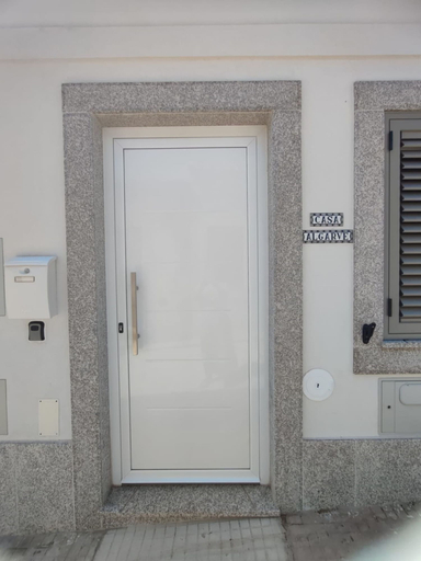 Room 5, 2 Floors Home Near Carvoeiro Slidesplash, Lagoa