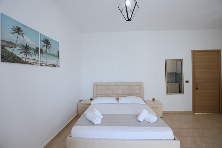 Others 4, Michelle Apartments, Sarandës