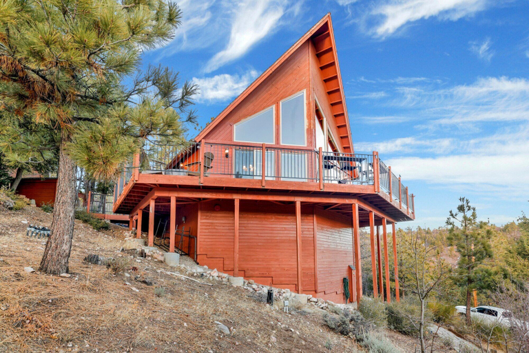 Exterior & Views 2, High-top Lakeview Chateau #2520, San Bernardino