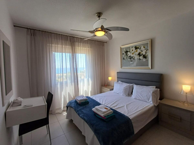 Others 4, Kings Palace - Elegant 2 bed, sea facing apartment