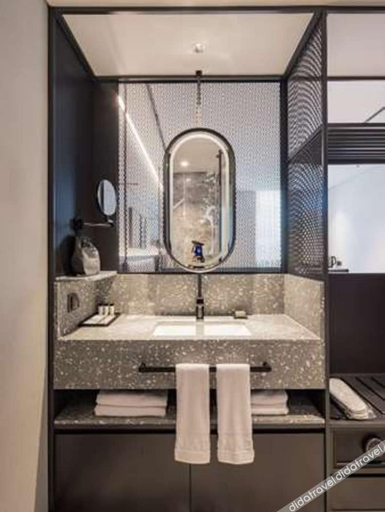 Bathroom, Ramada Plaza by Wyndham Chungjang, Buk