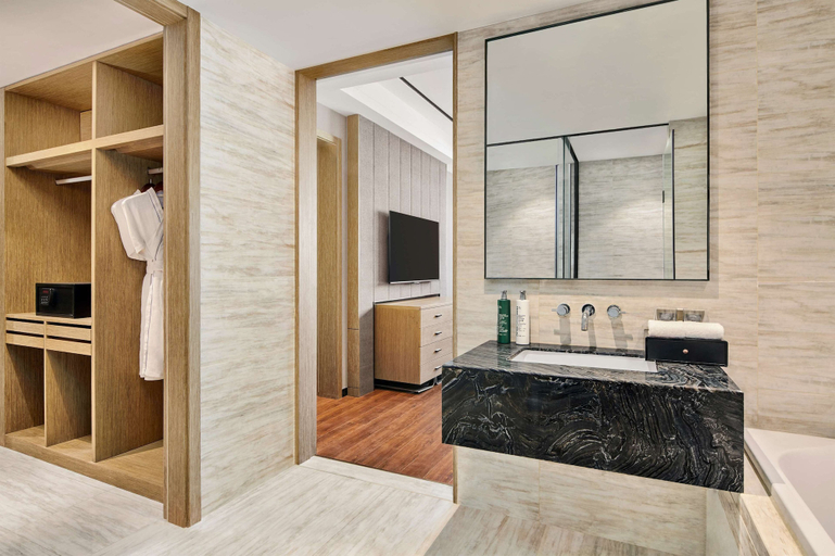 Bathroom 4, Hilton Garden Inn Wuhan Hankou, Wuhan