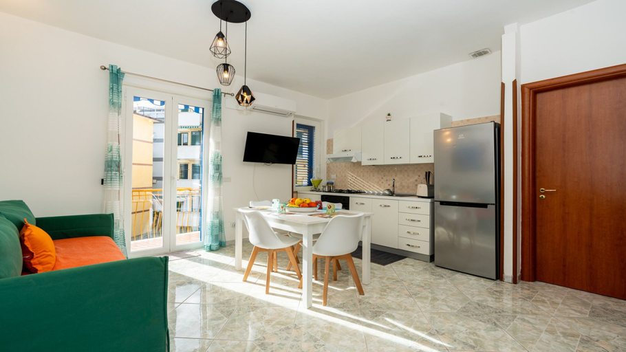 Room 4, Divina Suite Cavaliere - 50 Meters From the sea, Salerno
