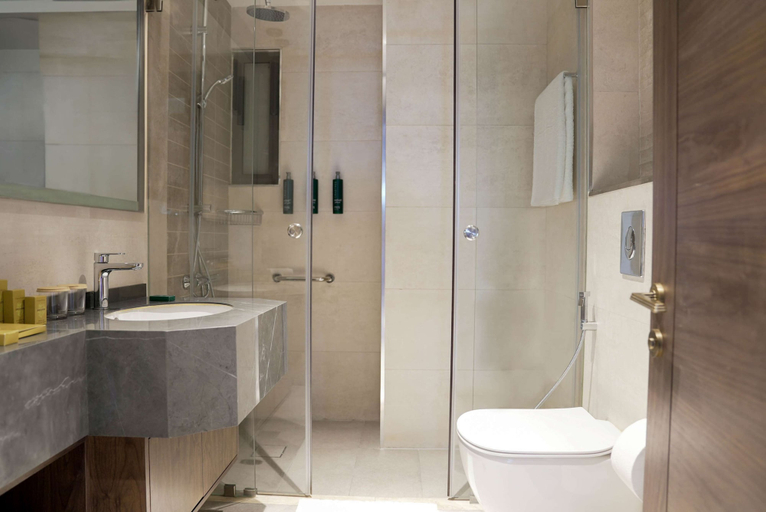 Bathroom 4, Doubletree By Hilton Amman Hotel & Residences, Amman
