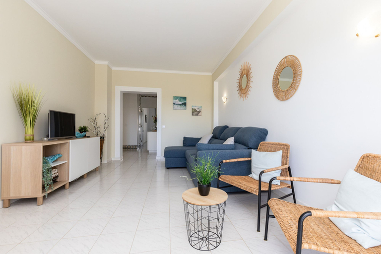 Room 5, Superb Front Beach Pool Sea View Carteia Flat, Loulé