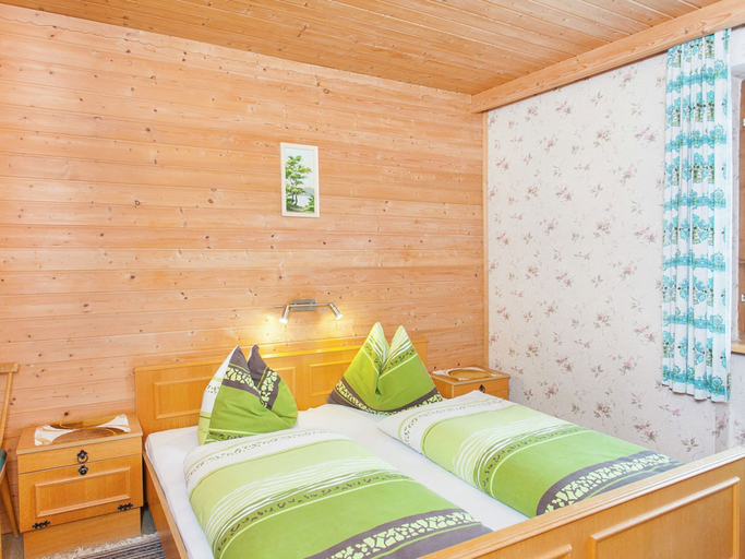 Bedroom 4, Sunny Hillside Apartment in Mittersill near Public Transport, Zell am See